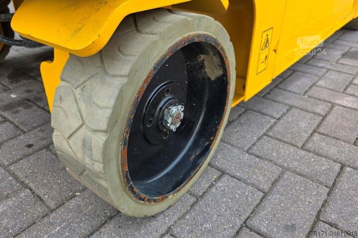 Scissor lift JCB S3246E Electric, 12m Working Height, 320kg Capacit