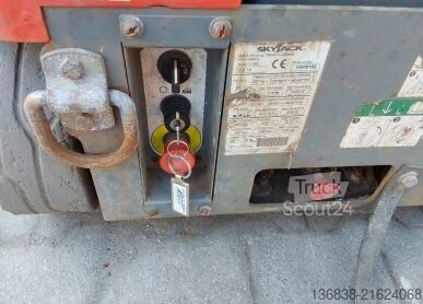 Pracovní plosiny nuzky Skyjack SJ 12 Elektro 5,65 m