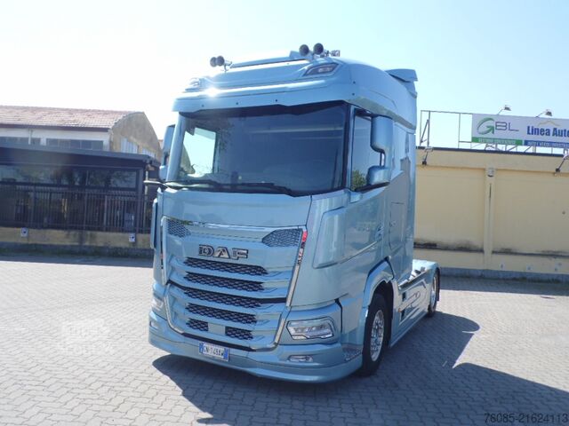 Trattore stradale standard DAF XG 530