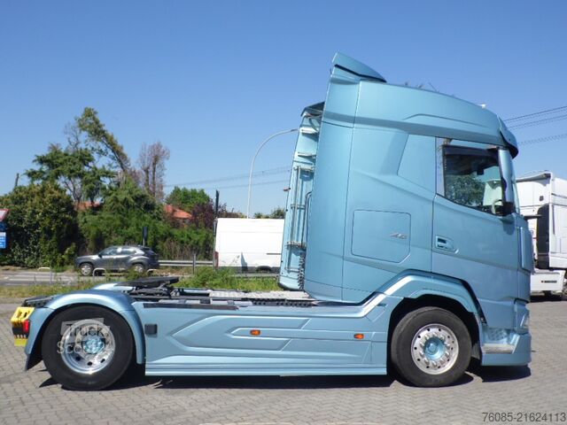 Trattore stradale standard DAF XG 530