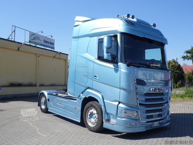 Trattore stradale standard DAF XG 530