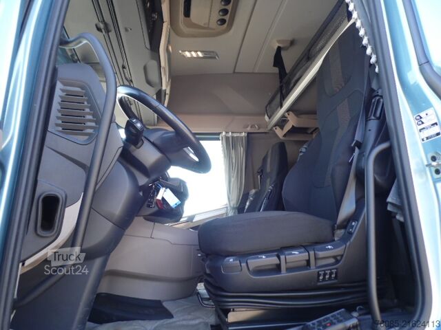 Trattore stradale standard DAF XG 530