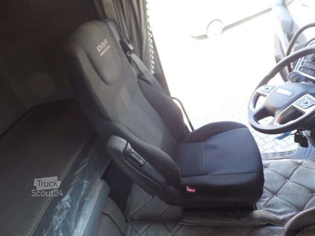 Trattore stradale standard DAF XG 530