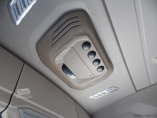 Trattore stradale standard DAF XG 530