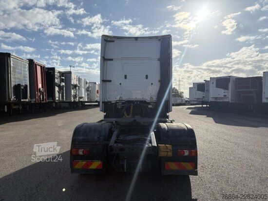 Стандартен влекач MERCEDES-BENZ 1851 GIGASPACE, RETARDER, HYDRAULIK, MIRROR-CAM