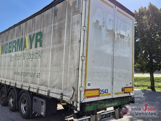 Nyitott ponyvás félpótkocsi Schwarzmüller J-Serie JOLODA Unfall !