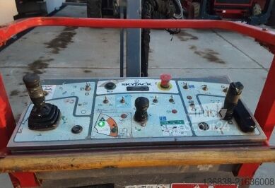 Pracovní plosiny samojízdné Skyjack SJ 85 AJ Diesel 27,91 m