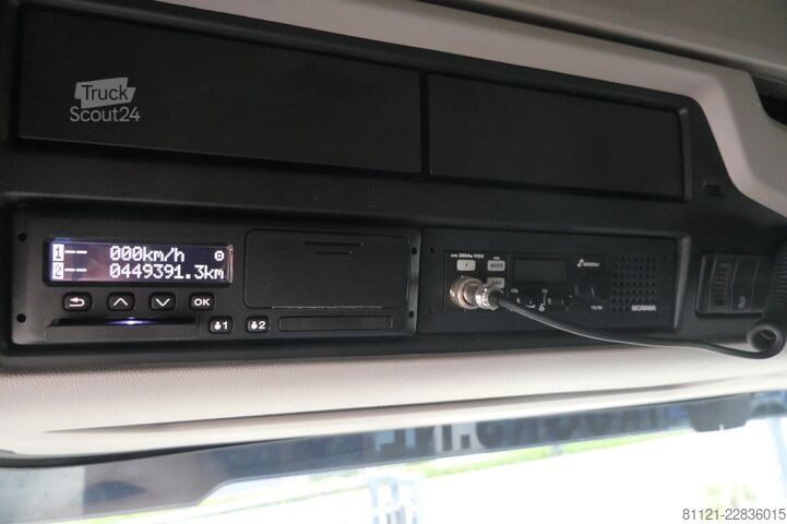 Skjutbar presenning Scania G320 NGS | Sliding curtains | Dhollandia 2000Kg...