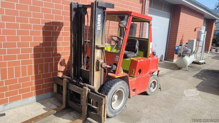 Frontlastare truck CLARK G 500 Y 60 PD 3 to Diesel Kabine Heizung
