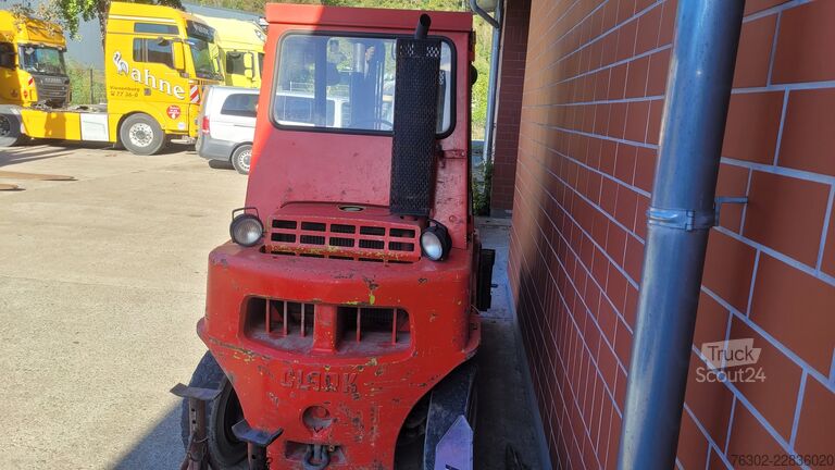 Frontlastare truck CLARK G 500 Y 60 PD 3 to Diesel Kabine Heizung