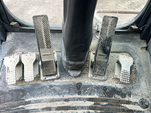 Kerekes kotrógép Liebherr A 912