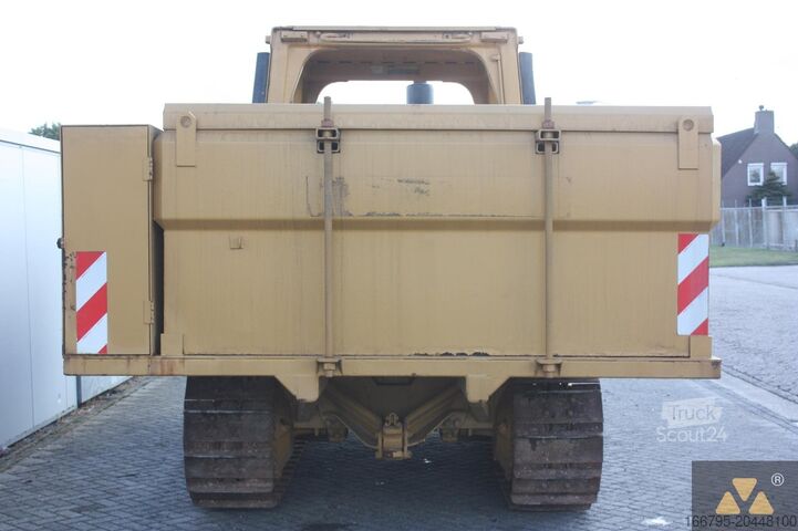 Caterpillar D6E Üzemanyag tartálykocsi Caterpillar D6E Fuel tanker