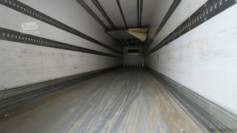 Transport refrigerat/congelat LAMBERET 3 AXLE FRIGO TRAILER WITH CARRIER VECTOR 1950mt