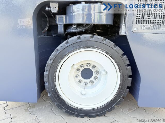 četruvirzienu iekrāvējs Combilift CB3000 GAS TRIPLEX 4900 FREE-LIFT