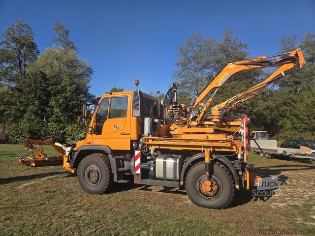 Unimog, komple belediye donanımı, kış ve yaz ekipmanlarıyla Mercedes-Benz Unimog 400