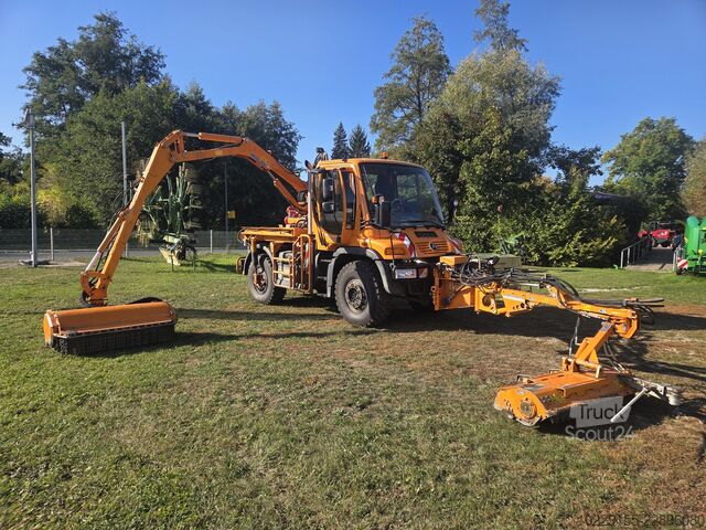 Unimog, komple belediye donanımı, kış ve yaz ekipmanlarıyla Mercedes-Benz Unimog 400