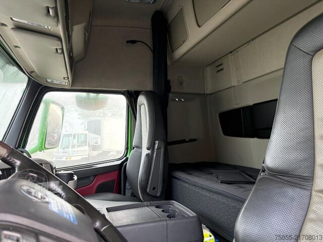 Chassis com cabina Volvo FM450 6x2 / Euro 6 / Chassis / 331.000 KM