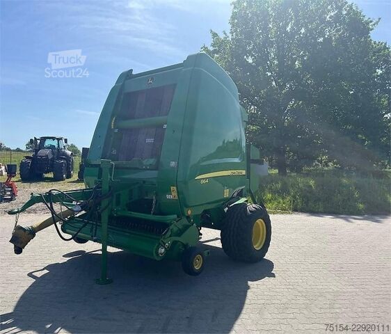 Yuvarlak balya makinesi John Deere 864