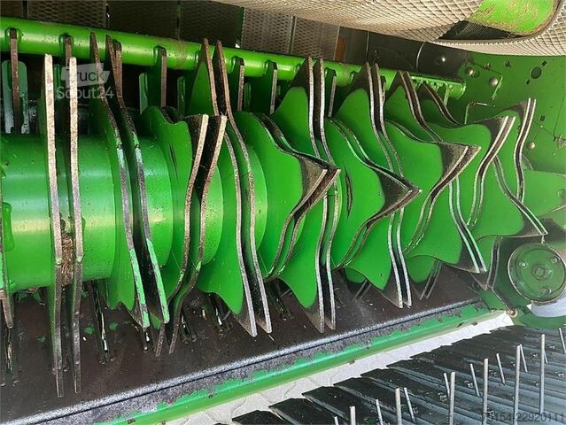 Yuvarlak balya makinesi John Deere 864