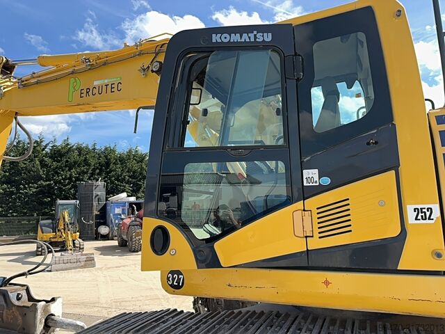 гусеничний екскаватор Komatsu HB215LC-3