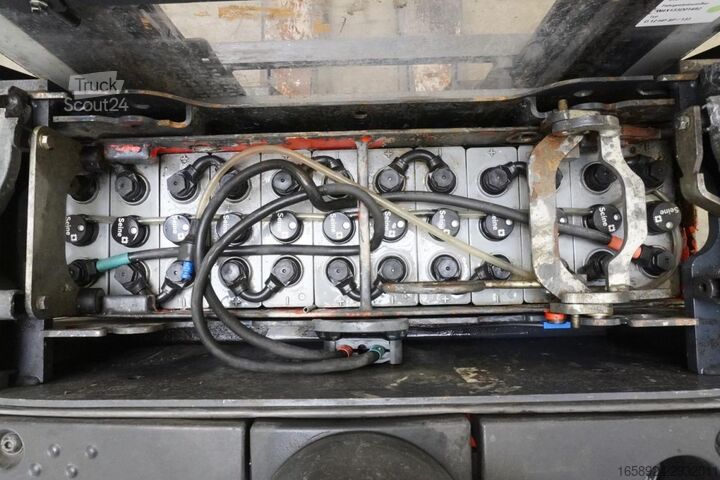 Käsikäyttöinen pinoaja Linde D 12 HP SP 133
