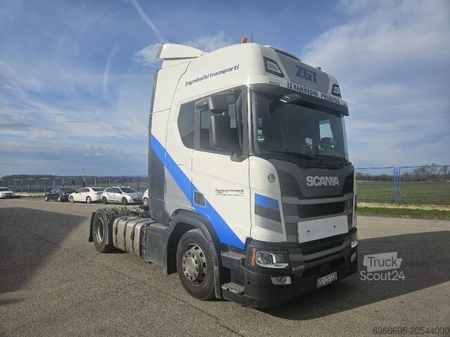 Szabványos vontatóegység SCANIA R450