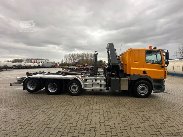 Haakarmsysteem DAF CF 85.410 8x2 / HMF 3000 K6 crane (30T/m 6x ext...