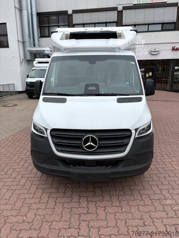 Ledusskapja furgons MERCEDES-BENZ Sprinter 317 Tiefkühlkoffer