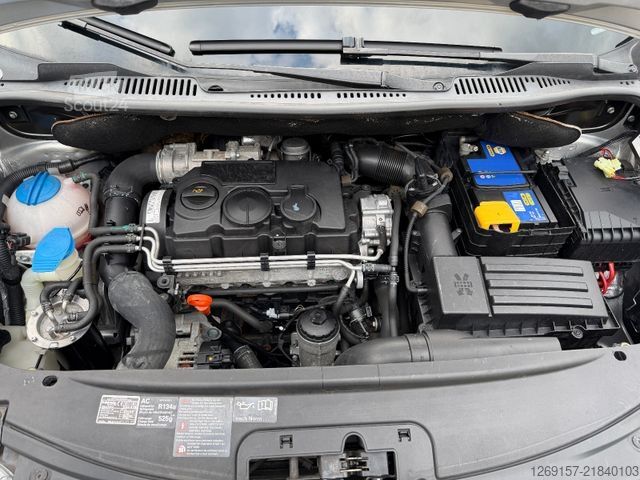 Ван VOLKSWAGEN Caddy 1,9 TDI DSG Rollstuhl RAMPE Behindertenger