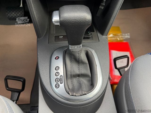 Ван VOLKSWAGEN Caddy 1,9 TDI DSG Rollstuhl RAMPE Behindertenger