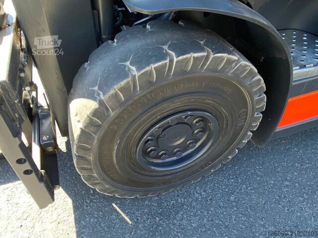 Gaffeltruck Linde E25L-01
