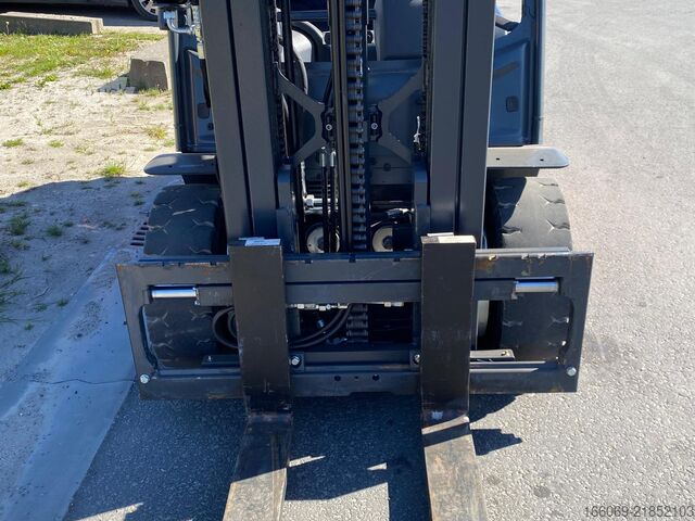 Gaffeltruck Linde E25L-01