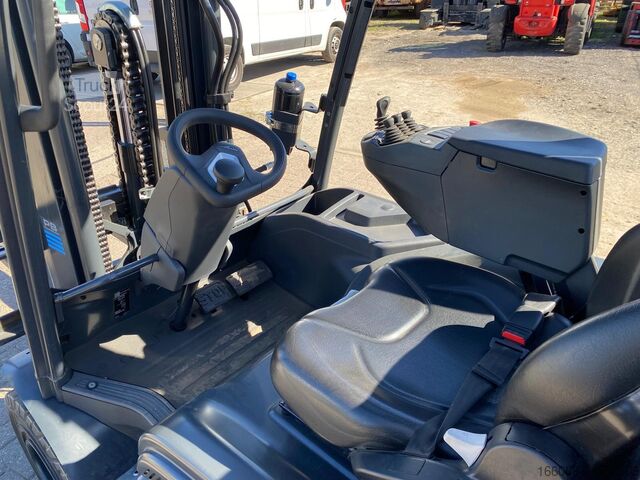 Gaffeltruck Linde E25L-01