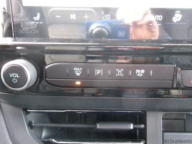 Minibus FORD Tourneo Custom 320L2 AT Titanium AHK ACC