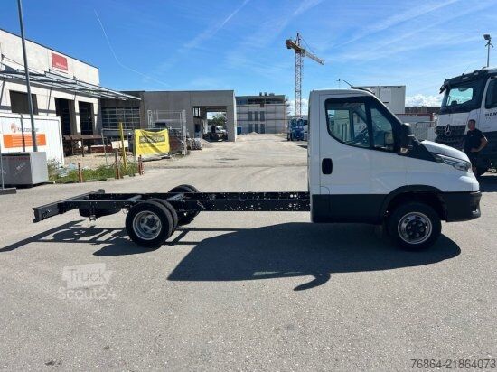 Telaio furgone IVECO DAILY 40 - 180 FAHRGESTELL, E6 OHNE MOTOR/OHNE GETRIEBE