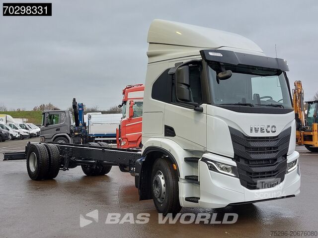 Fahrgestell mit Fahrerhaus Iveco S-Way 340 4X2 NEW! Chassis ACC Led Euro 6