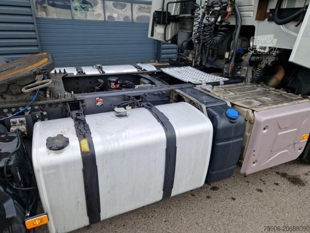 Standard tractor unit Renault Gamme T 440