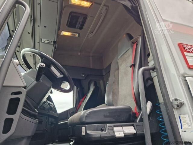 Standard tractor unit Renault Gamme T 440