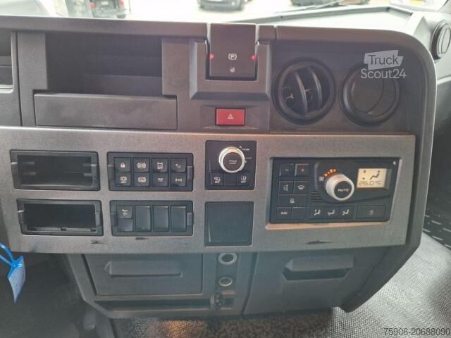 Standard tractor unit Renault Gamme T 440