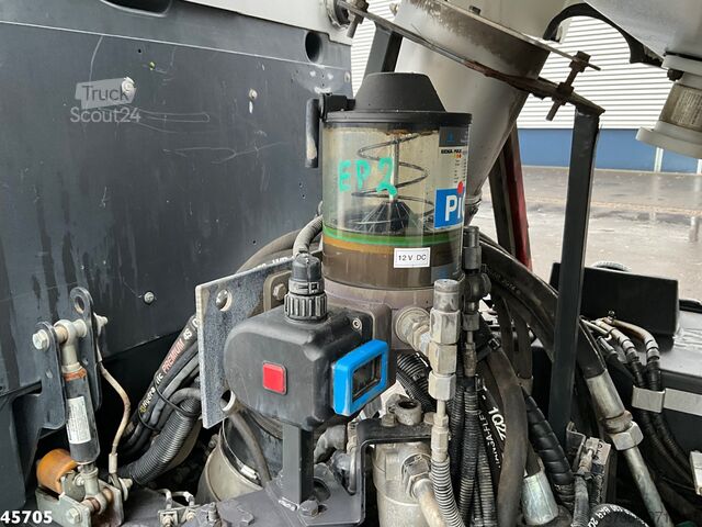 Balayeuse Bucher Citycat 2020 with 3-rd brush