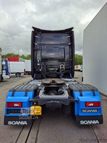 Стандартний тягач SCANIA S 580 A4x2NA V8 Highline ACC Navi Leder 2x Tank