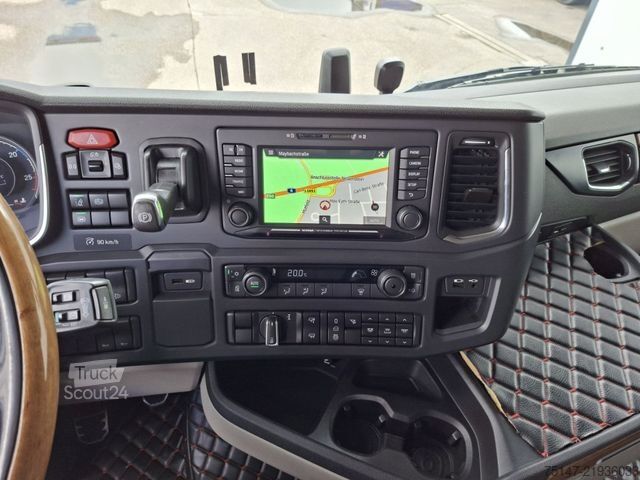 Стандартний тягач SCANIA S 580 A4x2NA V8 Highline ACC Navi Leder 2x Tank