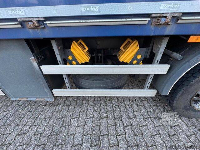 Vrachtwagen met bakwagen MERCEDES-BENZ Actros 2545 6x2 Getränkewagen