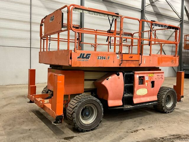 Elevador de tesoura JLG 3394 RT