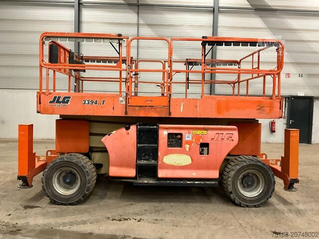 Elevador de tesoura JLG 3394 RT