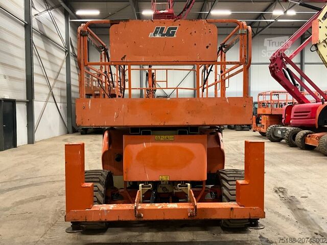 Elevador de tesoura JLG 3394 RT