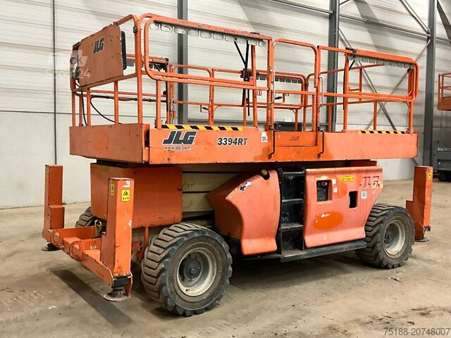 Elevador de tesoura JLG 3394 RT
