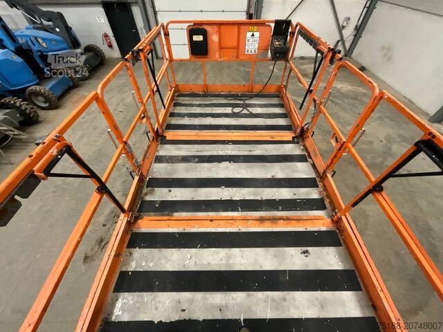 Elevador de tesoura JLG 3394 RT