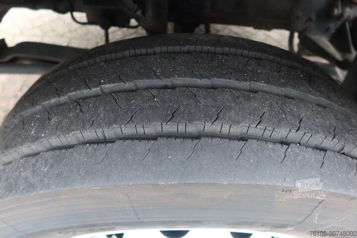 Soğutmalı/dondurulmuş taşıma DAF LF 290 Koel/Vries+ Klep 1500 kg Thermoking T 600R