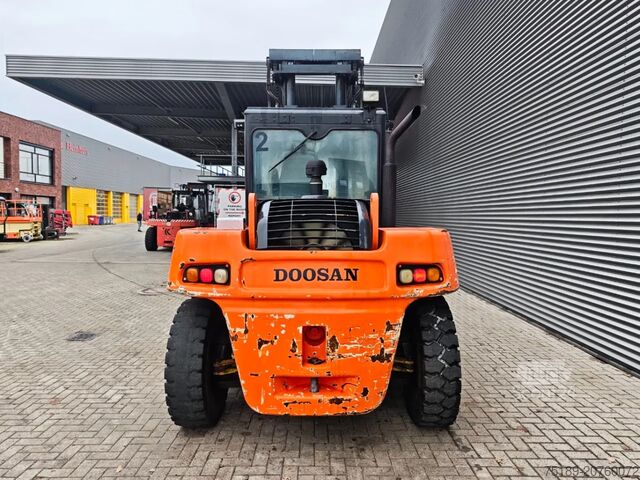 Empilhador Doosan D1105-5